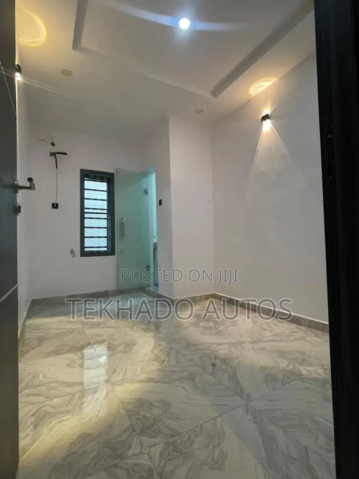 5bdrm Duplex in Alimosho for sale