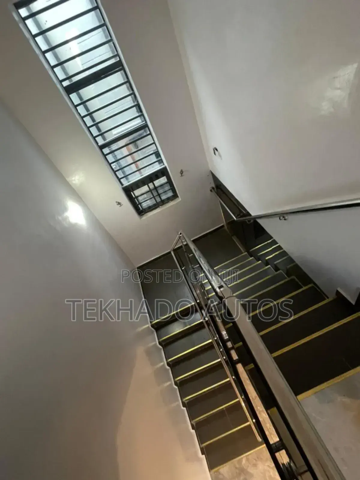5bdrm Duplex in Alimosho for sale