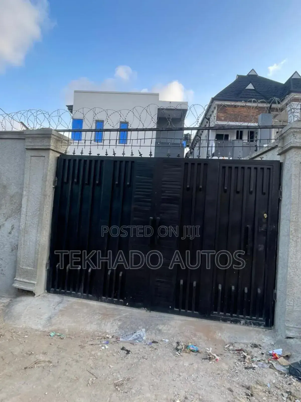 5bdrm Duplex in Alimosho for sale