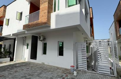 Newly Built Luxury 5Bedrooms Semi detached Duplex With Bq In A Fully Serviced Estate..