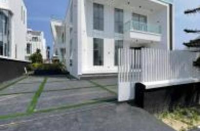 For sale: Contemporary 5bedroom Fully Detached Duplex With Cinema, Gym, Pool And Bq Osapa London Osapa Lekki Lagos  ₦ 1,300,000,000