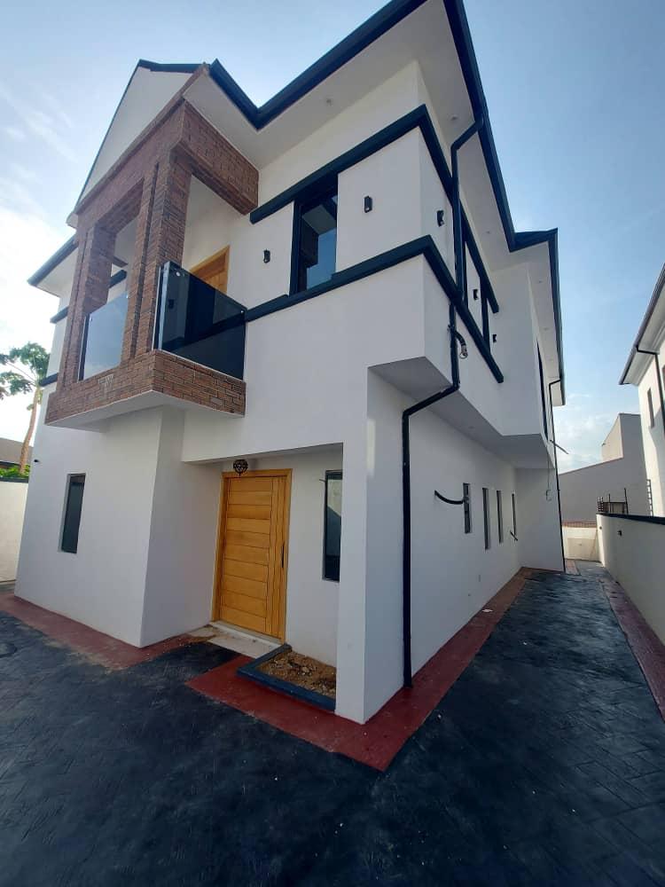 NEWLY Built 5 BEDROOM Fully DETACHED DUPLEX with BQ at Magodo Gra Phase II.