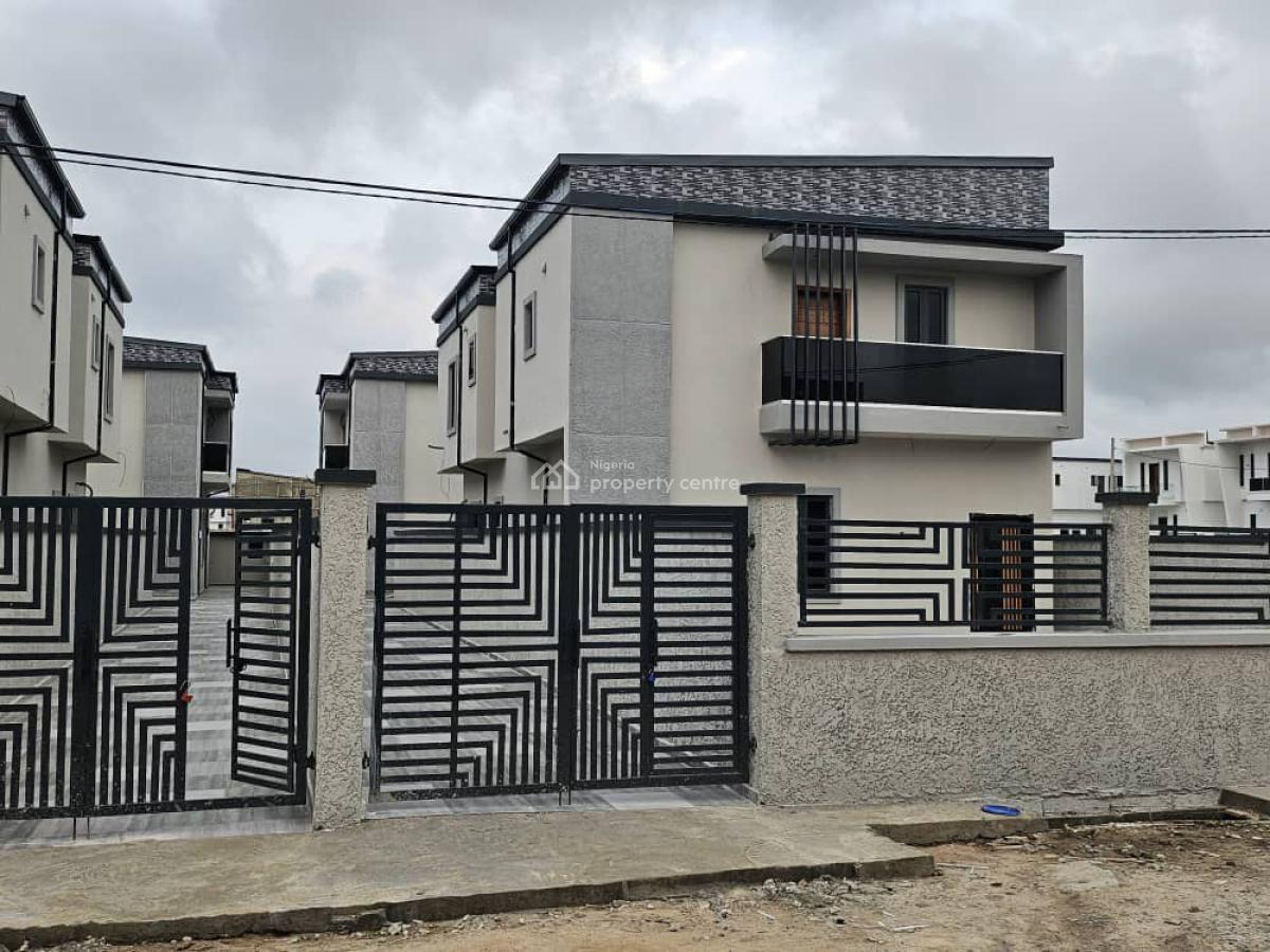 Smart Luxury 4 Bedroom Detached Duplex With Pool