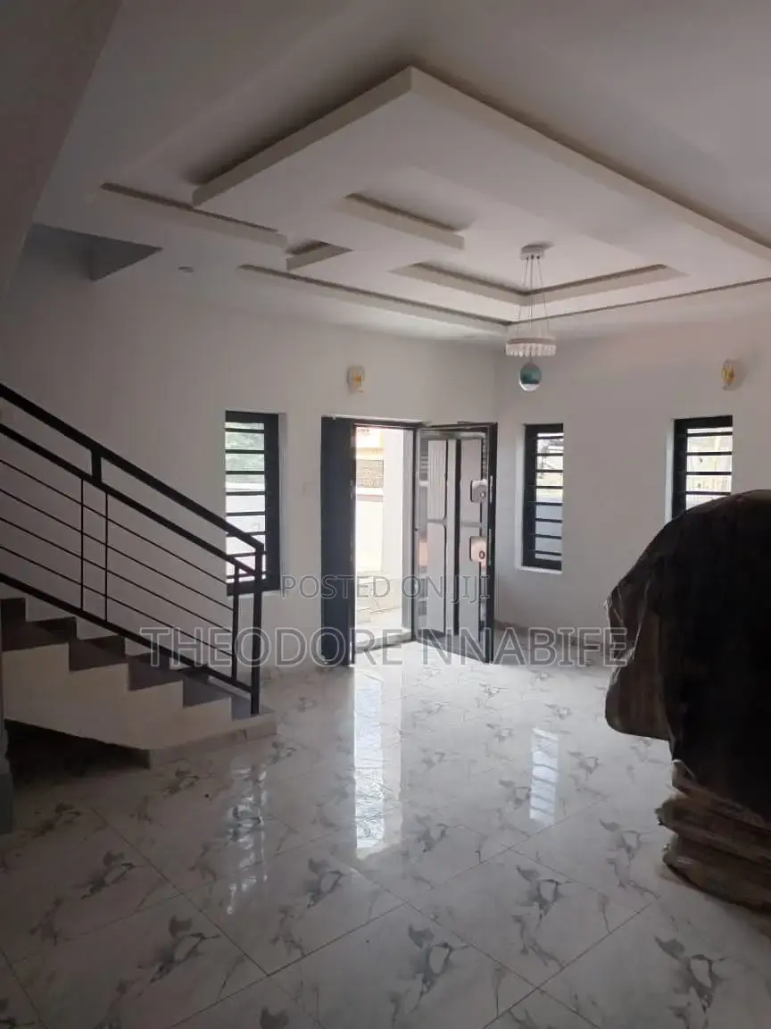 3bdrm Duplex in Sea Side Estate for sale