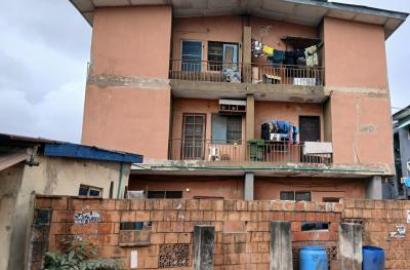 A Renovatable Block Of 6 Flats Of 2 And 3 Bedroom Flats