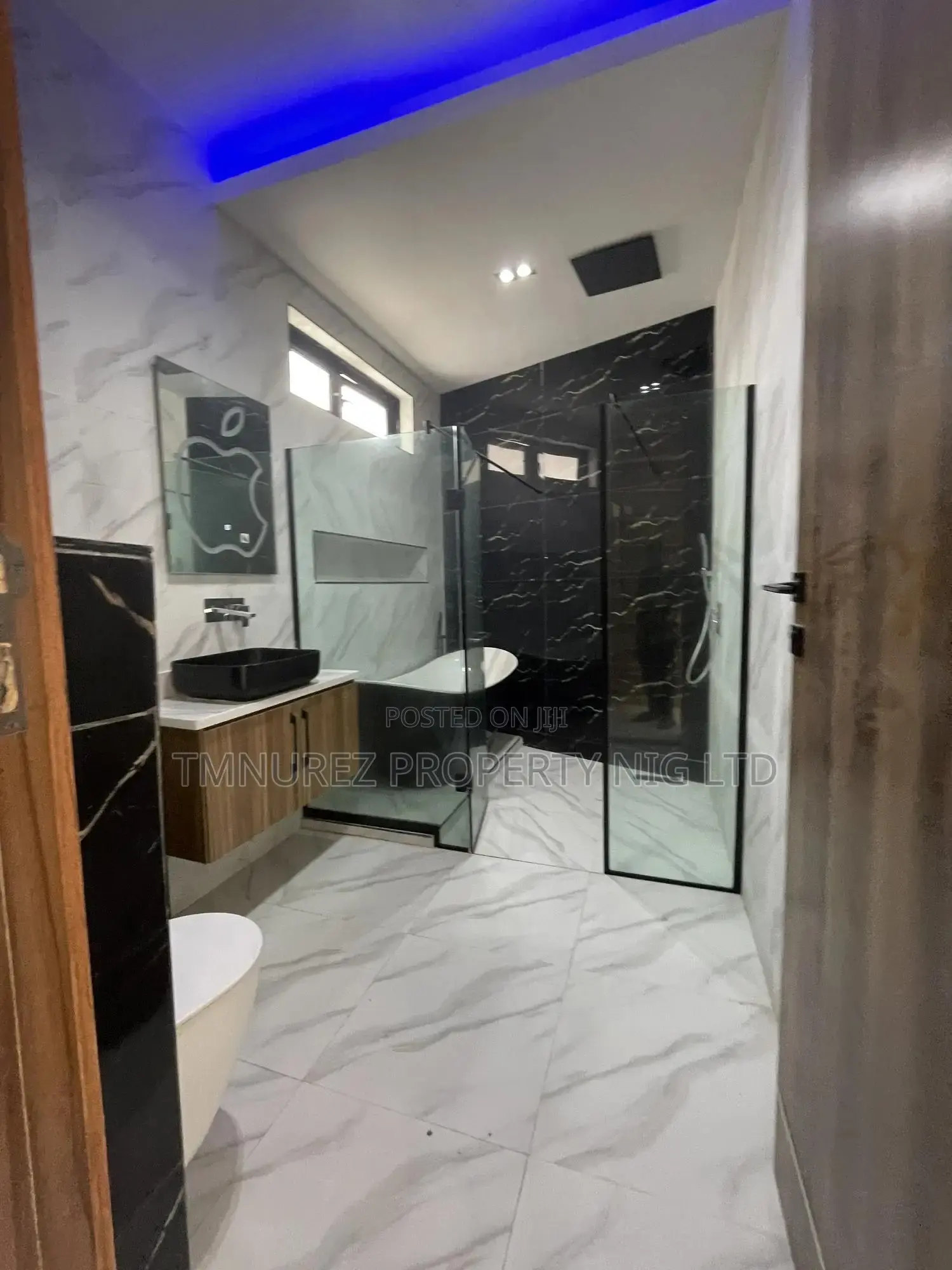4bdrm Duplex in Royal Pine, Chevron for sale