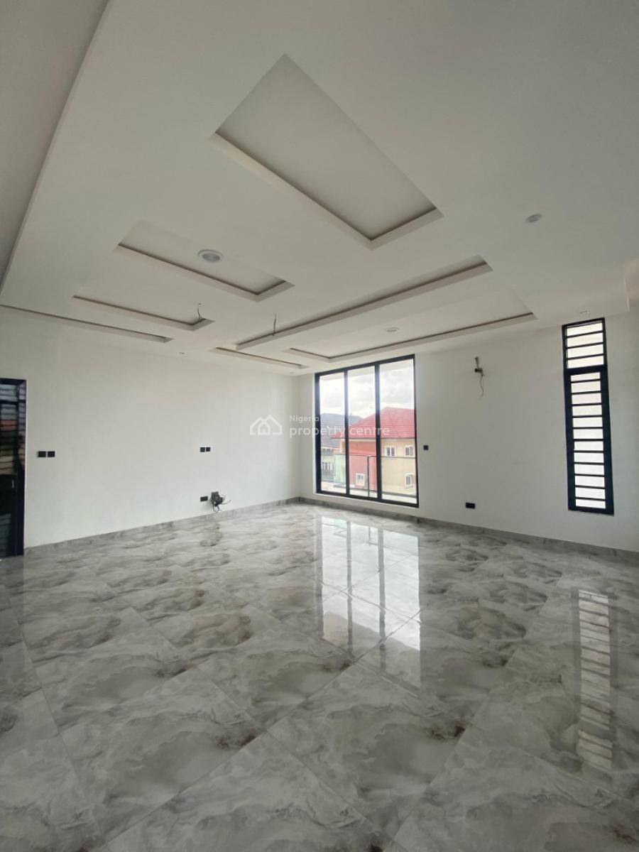 Ultra-luxurious 5-bedroom Fully-detached Duplex With Swimming Pool