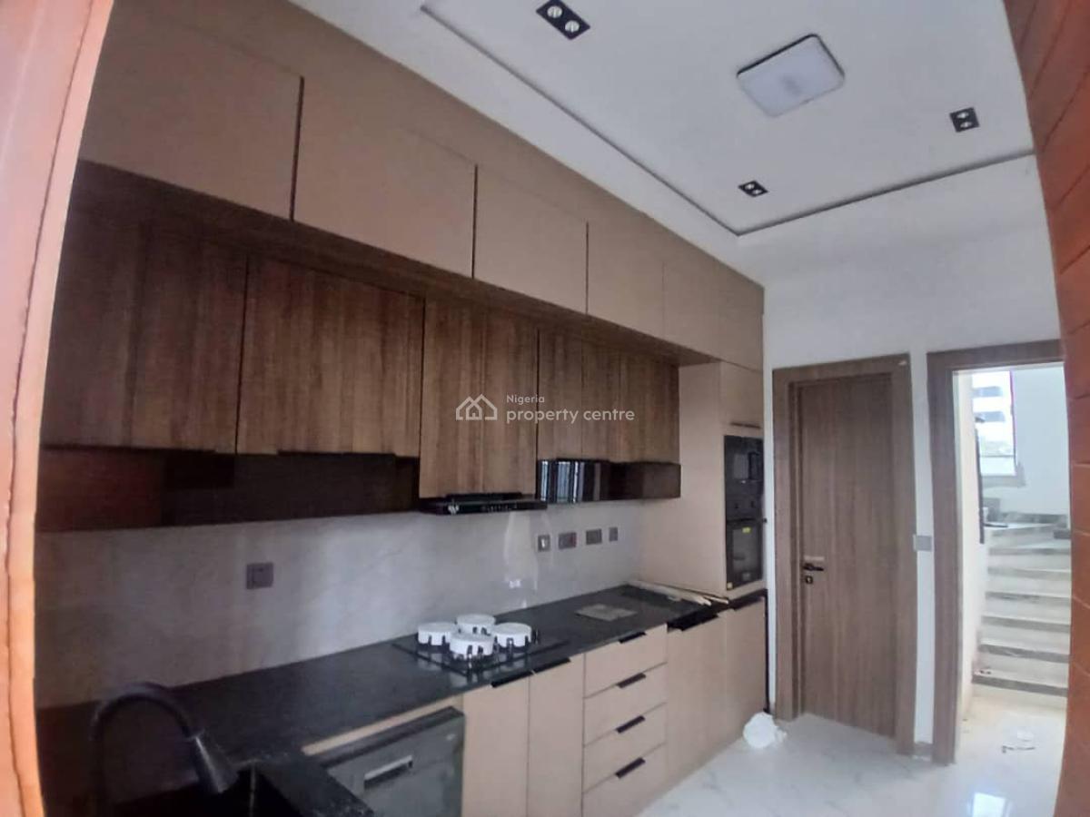 4 bedroom terraced duplex for sale