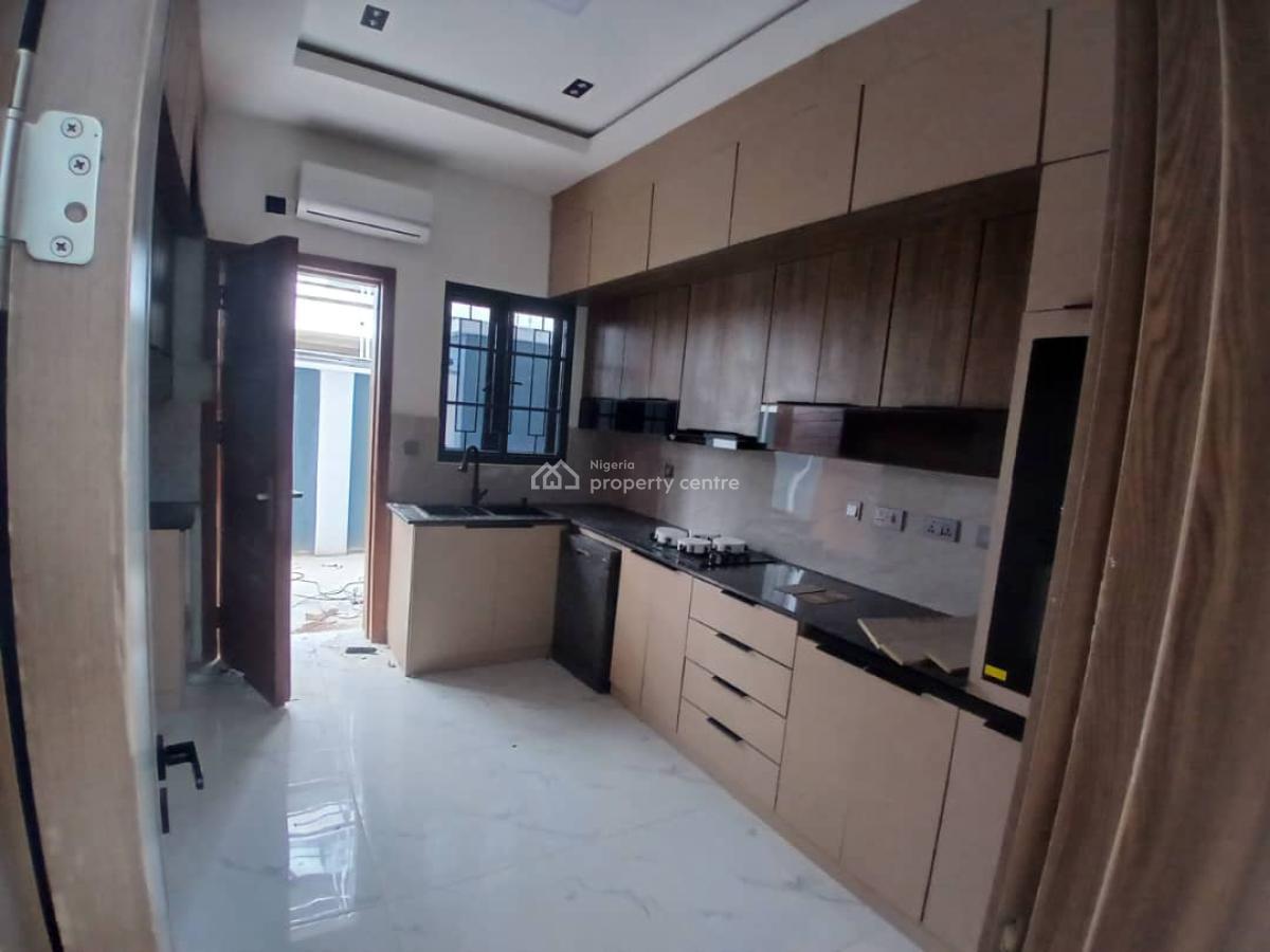 4 bedroom terraced duplex for sale