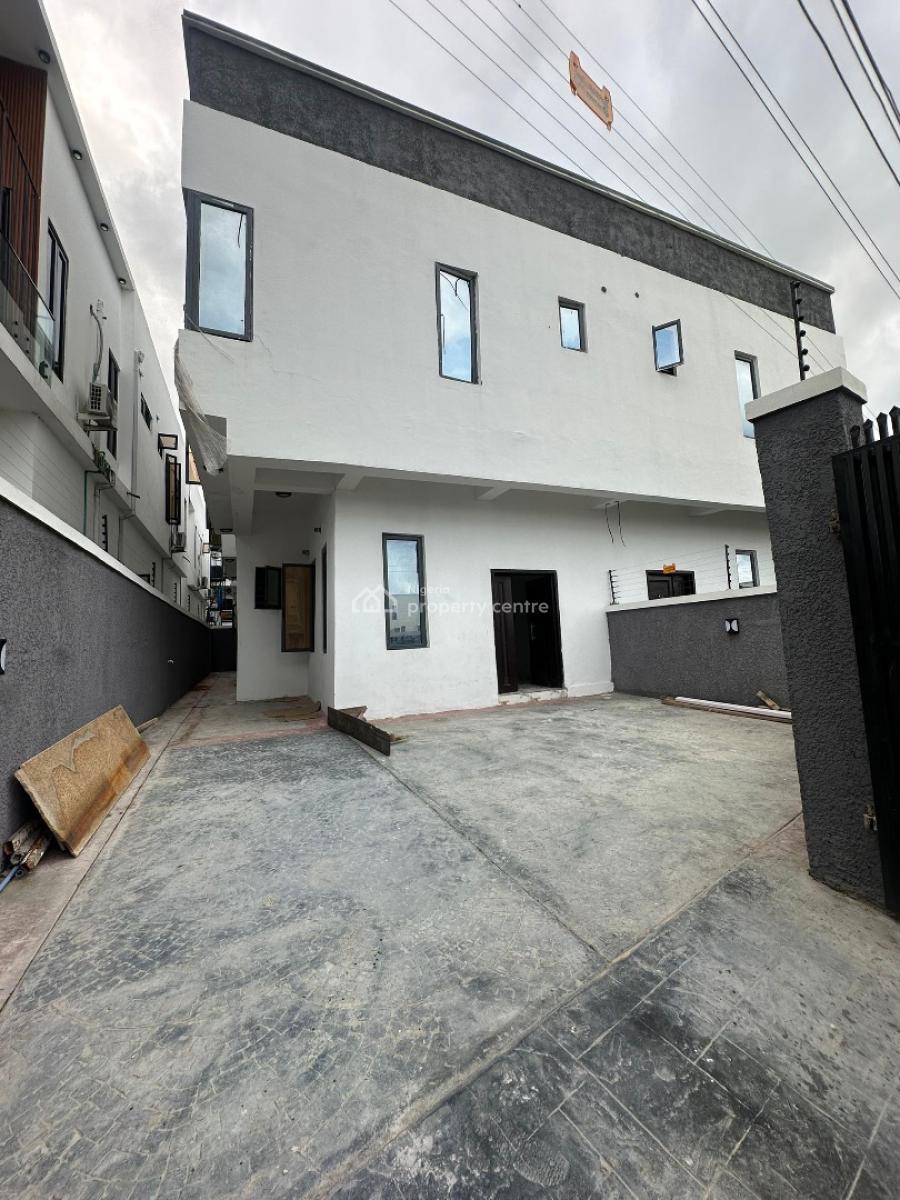 Beautifully Built 4bed Semi Detached Duplex In Ologolo,lekki