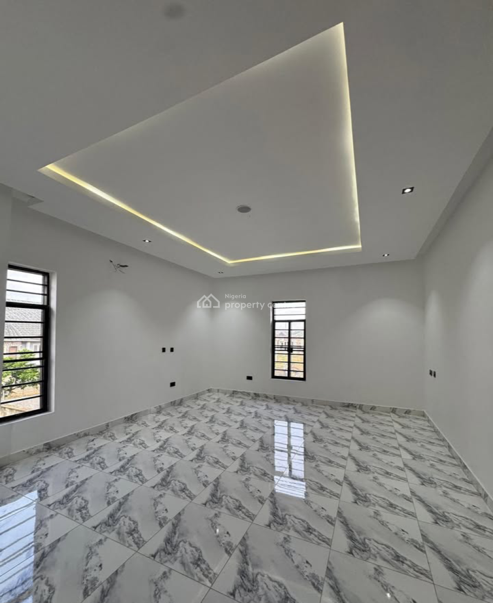 5 bedroom detached duplex for sale