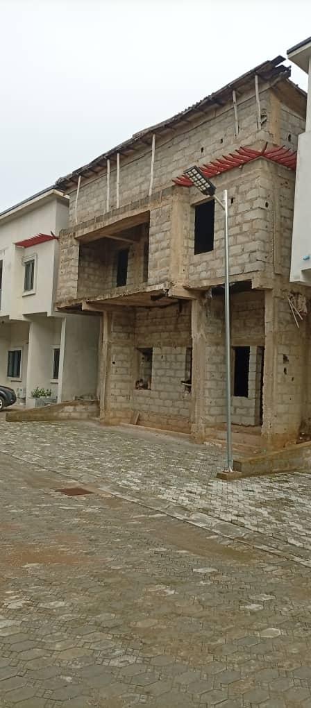 A contemporary 4 bedroom detached duplex with attached Bq (at Carcass Level) is up for sale.Location: Behind shafa filling station, Lugbe Airport Road. Price: 65m