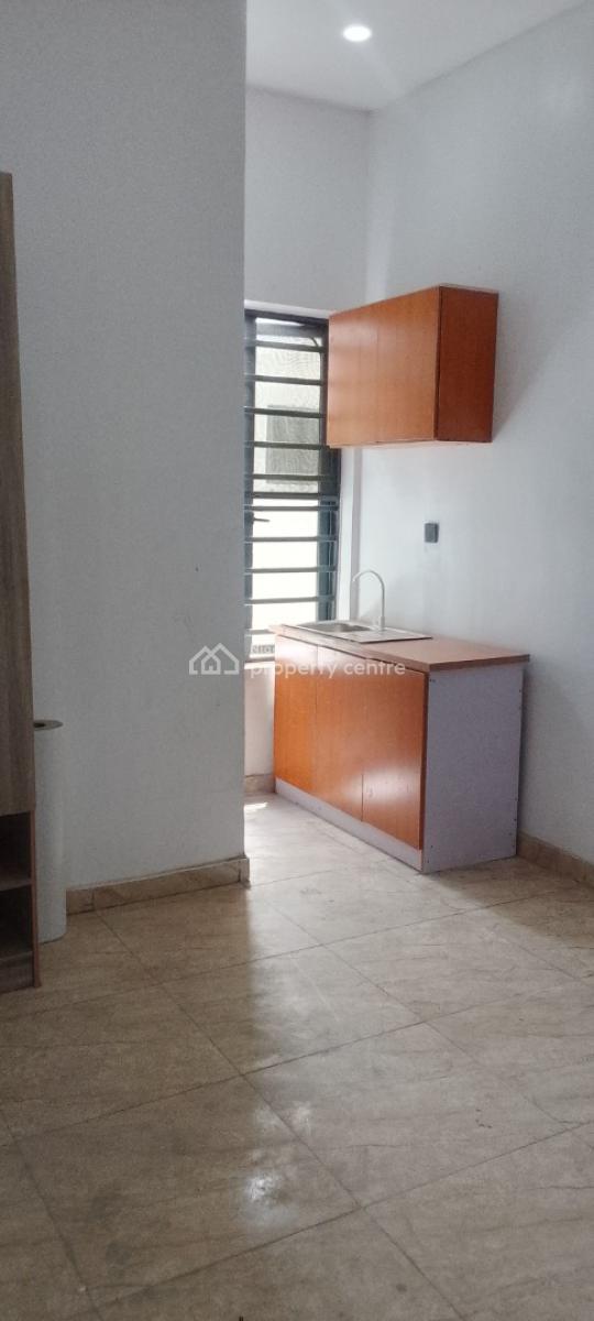Self contain (single rooms) for rent