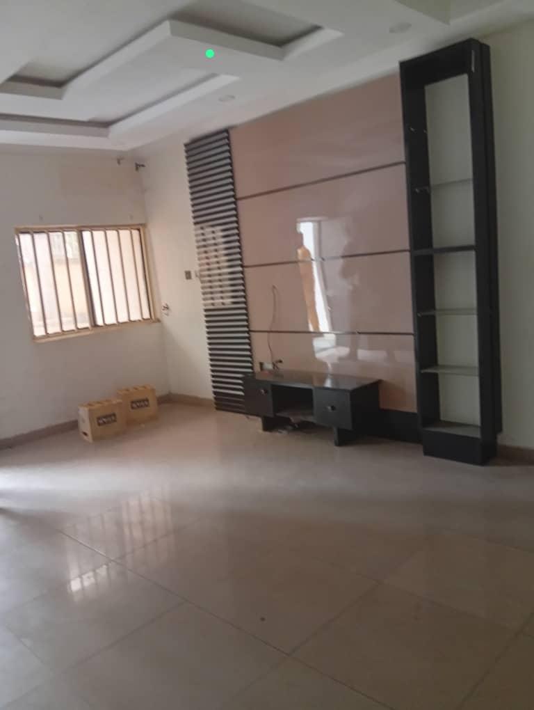 FOR RENT💰🌹💰  Sexiliciously finished 2bedroom available on the ground floor, suitable for office/residential use...