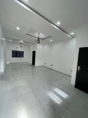 Brand New Spacious Fully Serviced 2-bedroom Flat (downstairs)