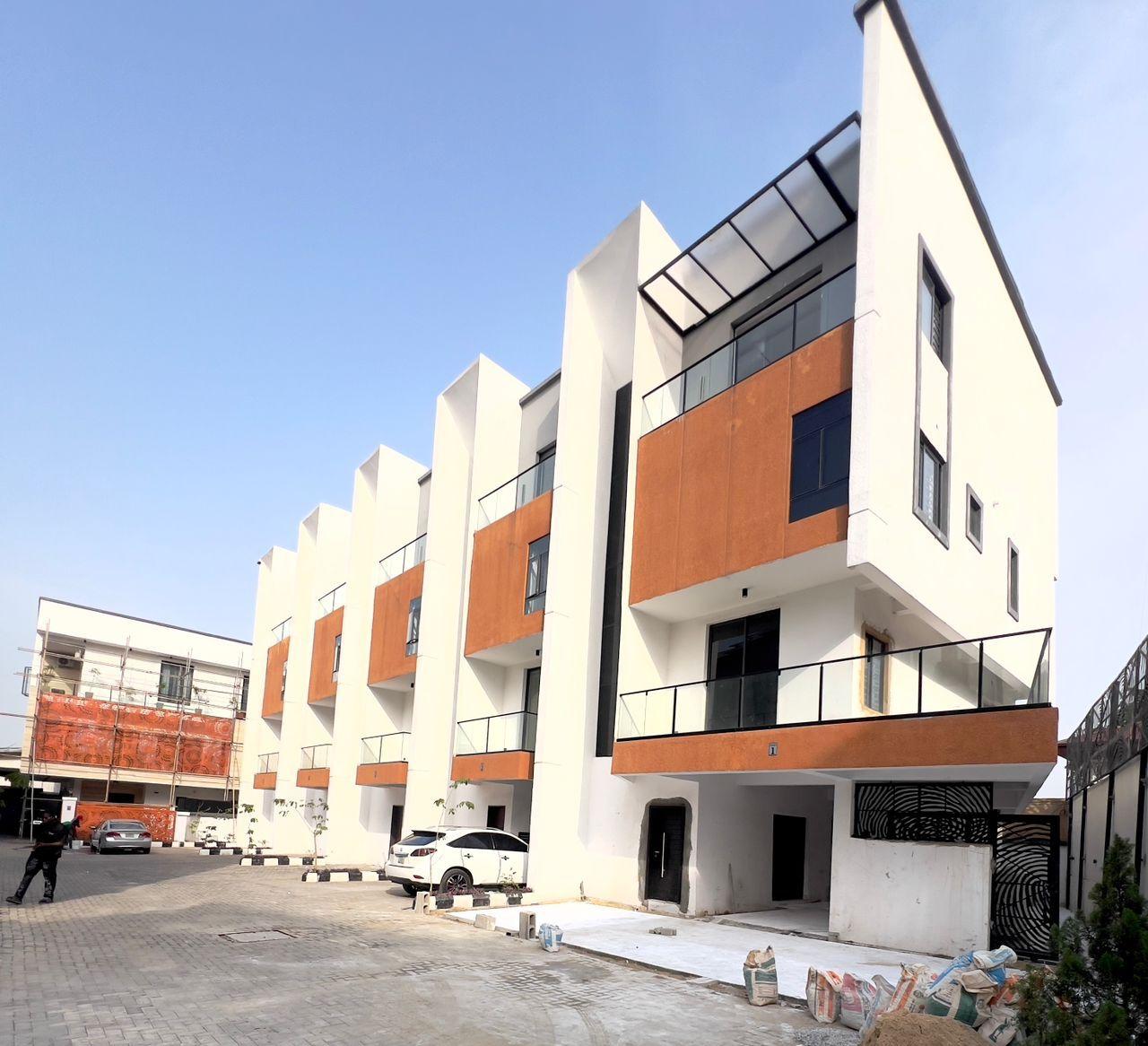 5 units of 4-bedroom terraces + BQ + 2 Living Rooms (1 units left)