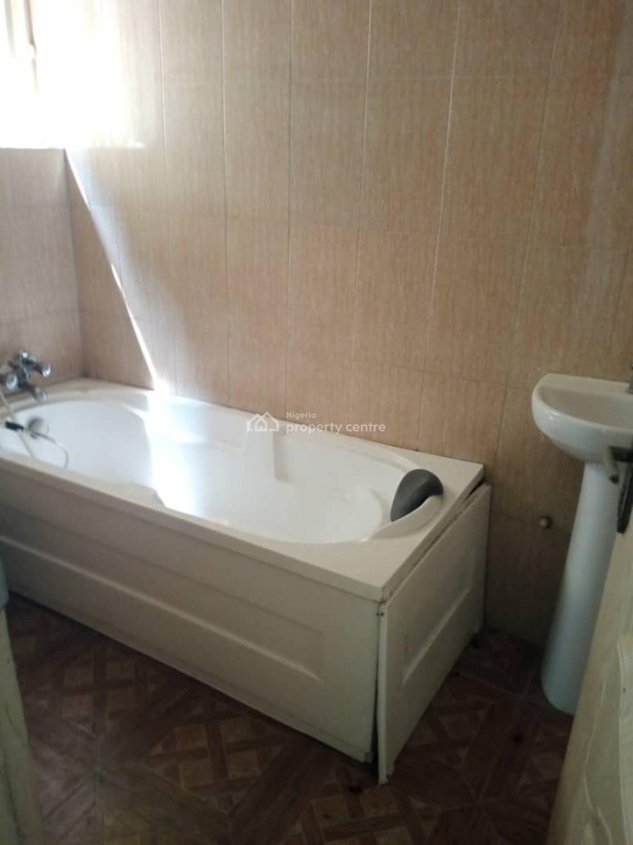 3 bedroom semi-detached duplex for rent