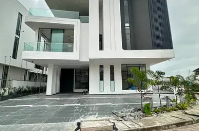 Premium Detached duplex for sale  Magnificent Luxury 6 Bedroom Fully Detached Duplex with BQ, Elevator Osapa London, Lekki, Lagos