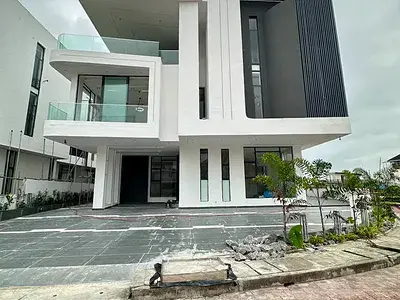 Premium Detached duplex for sale  Magnificent Luxury 6 Bedroom Fully Detached Duplex with BQ, Elevator Osapa London, Lekki, Lagos
