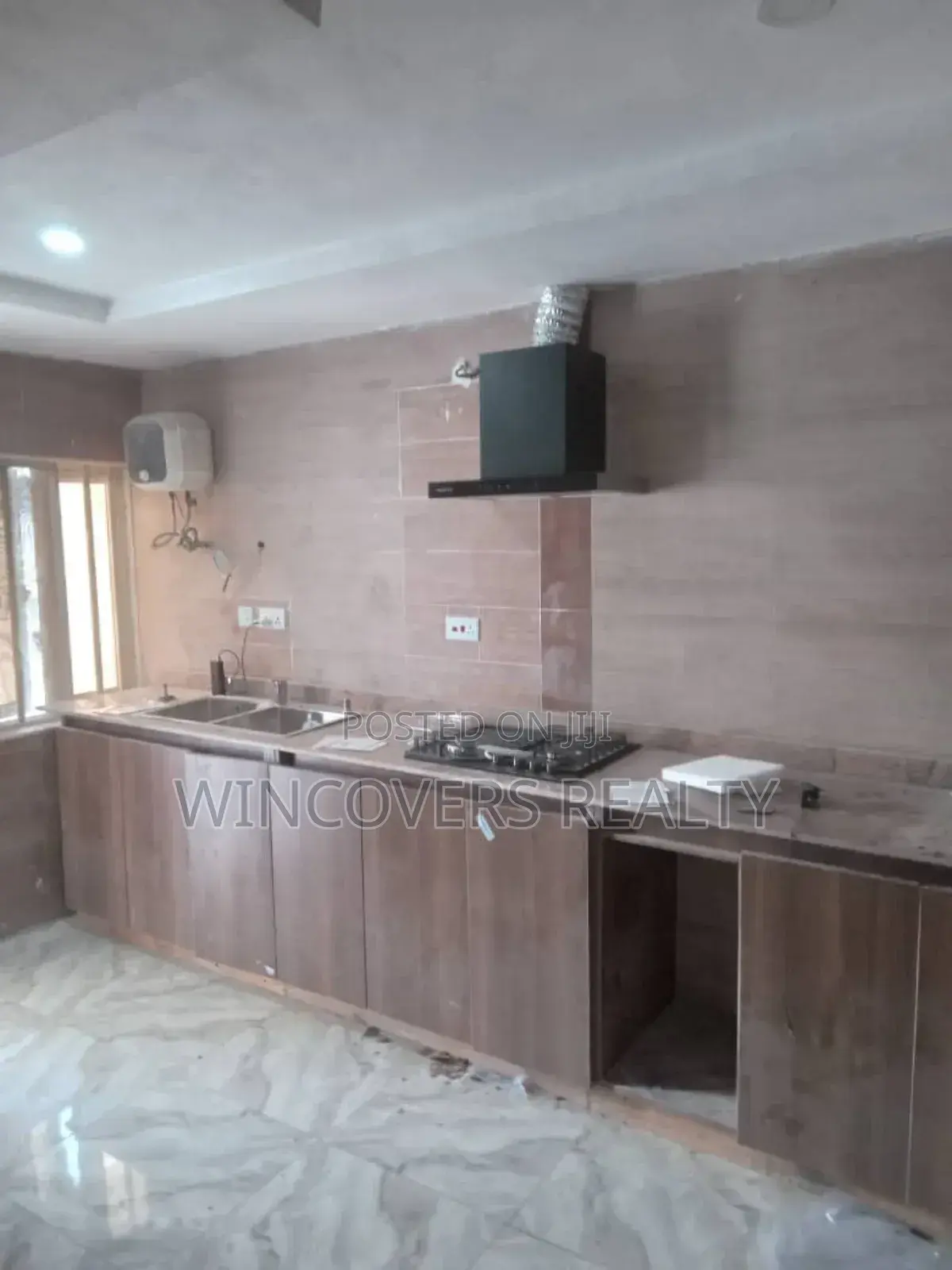 4bdrm Duplex in Lekki for rent