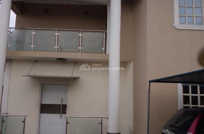 4 bedroom detached duplex for rent