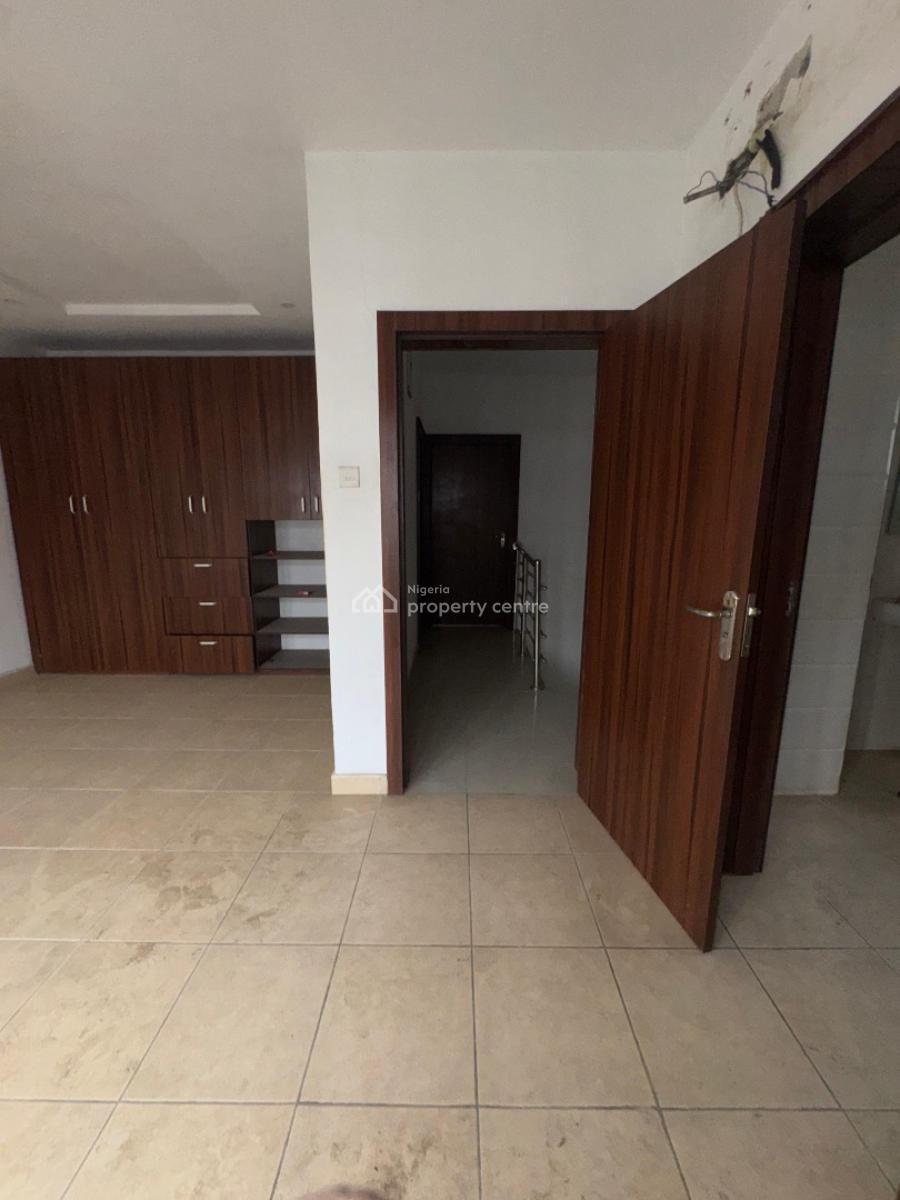 3 bedroom semi-detached duplex for rent
