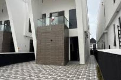 Luxury 5bedroom Fully-detached Duplex